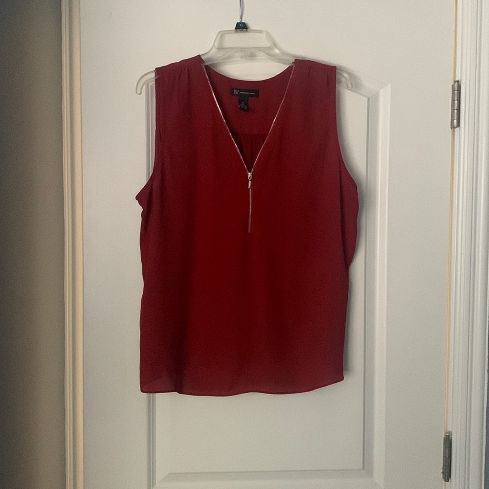 INC sleeveless Red blouse with zip detail size Xl